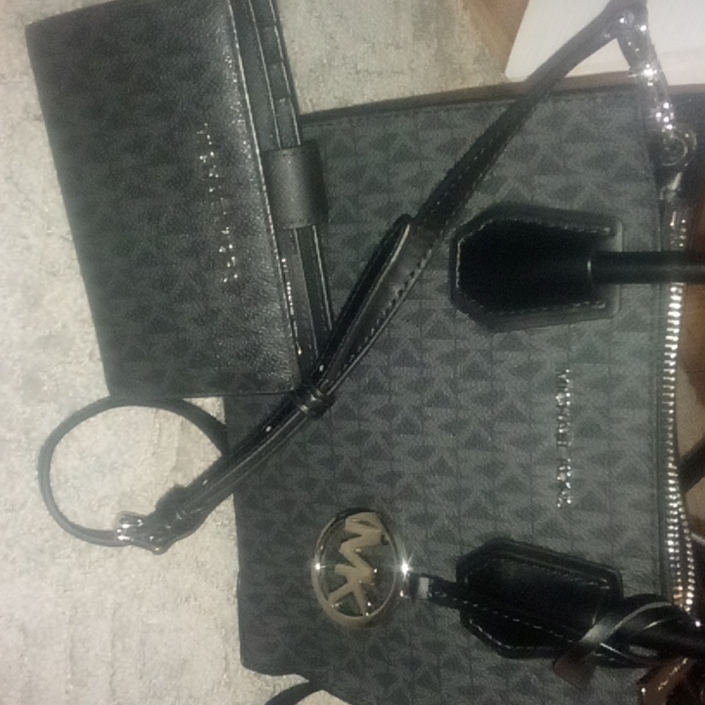 Michaelkors crossbody and wallet